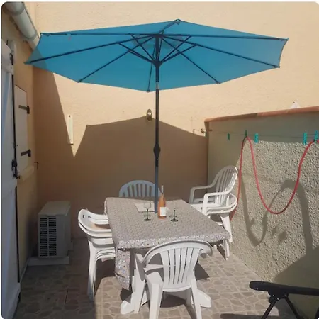 別荘 Joli Petit Pavillon Climatise 50 M De La Saint-Pierre-la-Mer (Aude)