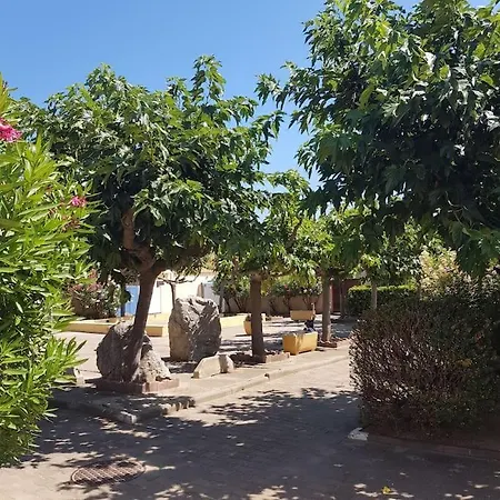 Joli Petit Pavillon Climatise 50 M De La Saint-Pierre-la-Mer (Aude)