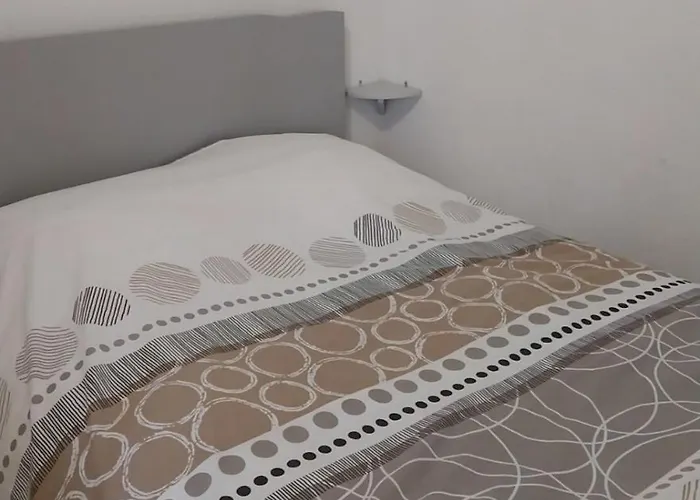 펜션 Joli Petit Pavillon Climatise 50 M De La